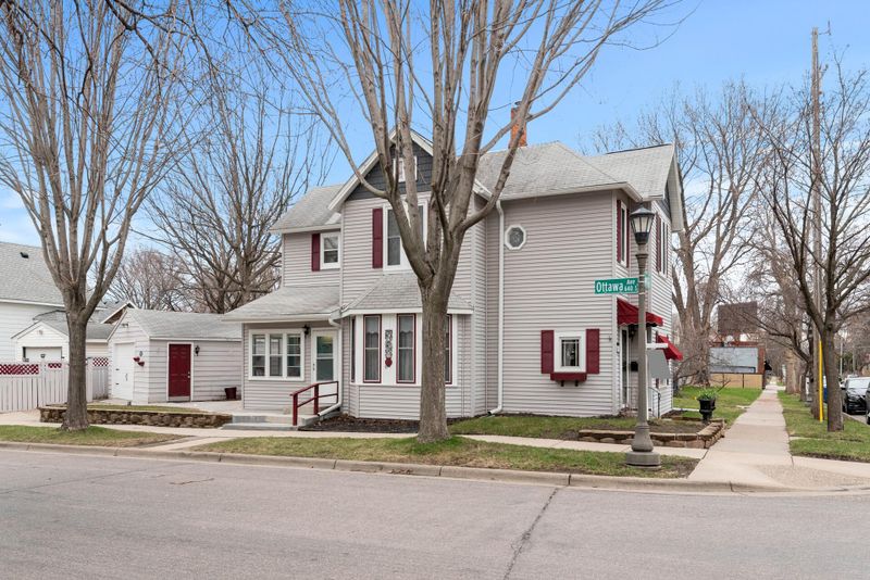 423 Baker St W, Saint Paul, MN 55107
