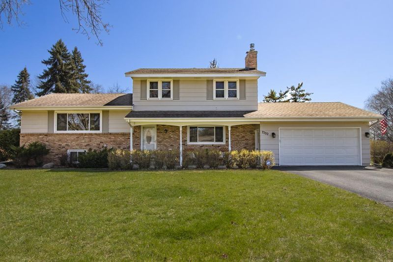 7700 Florida Cir N, Brooklyn Park, MN 55445