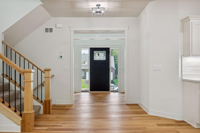 1413 Vince Trl, Eagan, MN 55121