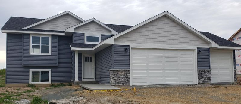 734 Hilltop Ln, Saint Croix Falls, WI 54024
