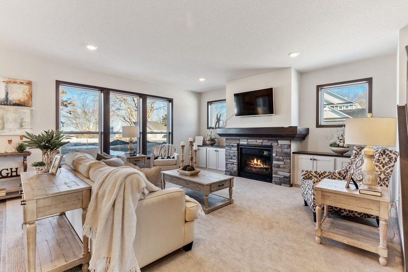 7098 182 St, Lakeville, MN 55044