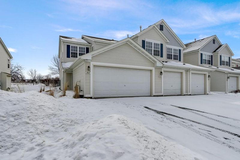 708 Cobblestone Way, Shakopee, MN 55379