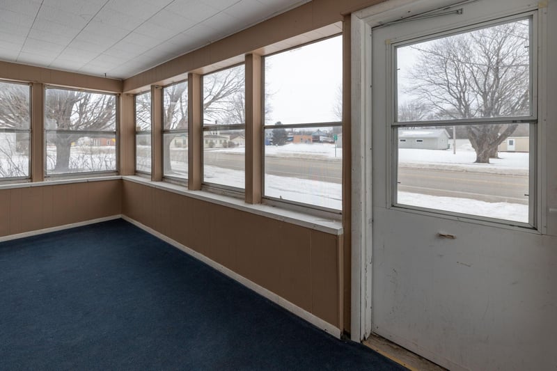 111 Chatfield St N, Dover, MN 55929