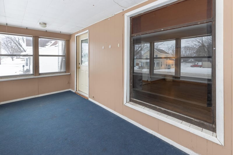 111 Chatfield St N, Dover, MN 55929