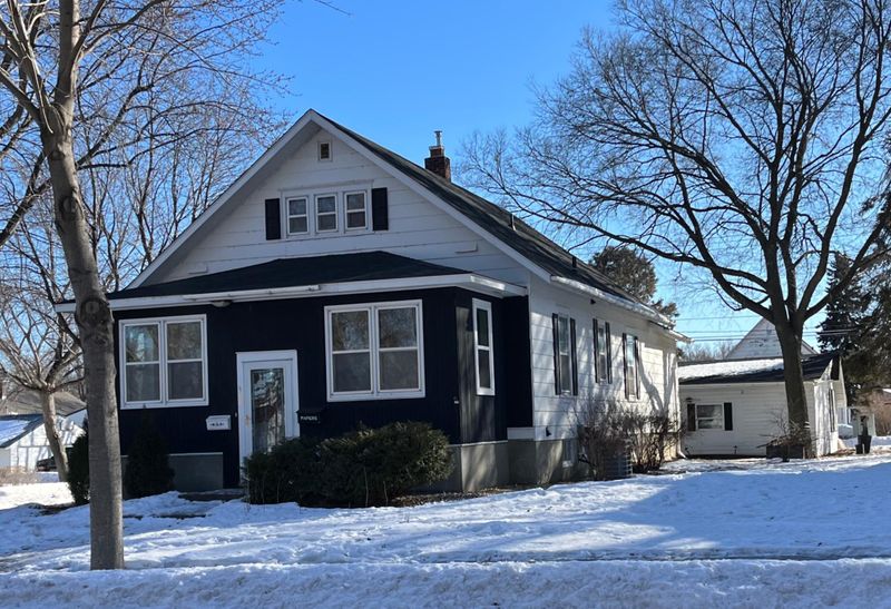 420 E 3rd St, Redwood Falls, MN 56283
