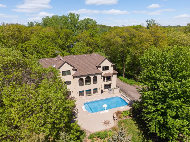 18885 Knollwood Cir, Lakeville, MN 55044