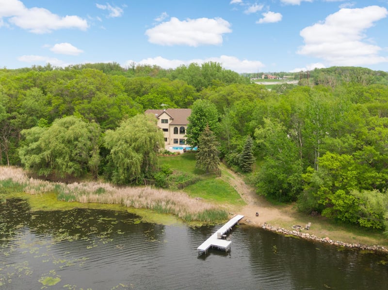 18885 Knollwood Cir, Lakeville, MN 55044