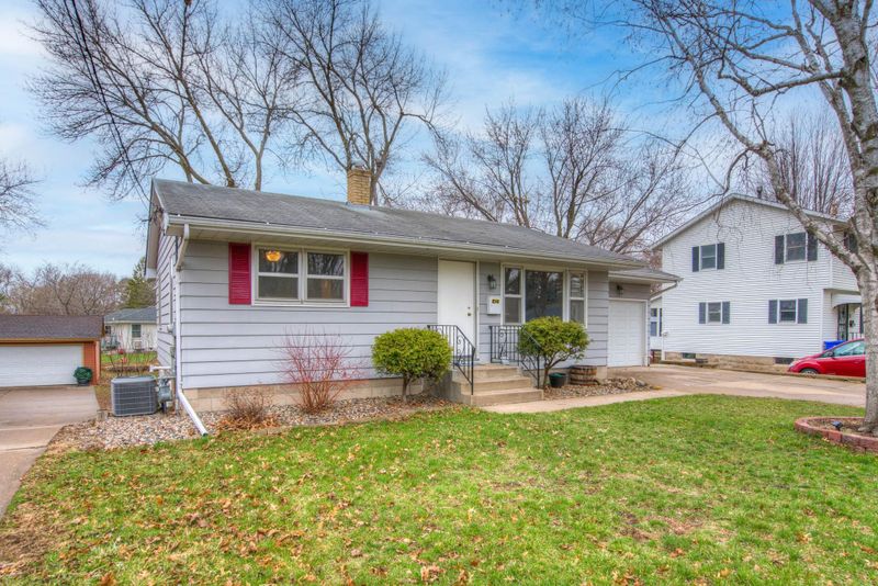 1421 Winchell St, Saint Paul, MN 55106
