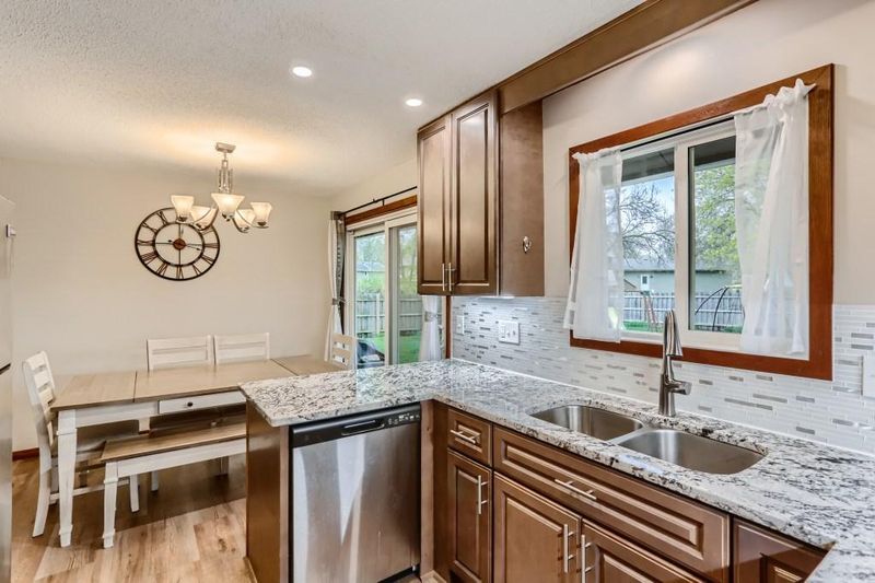 10091 Saratoga Way, Maple Grove, MN 55369