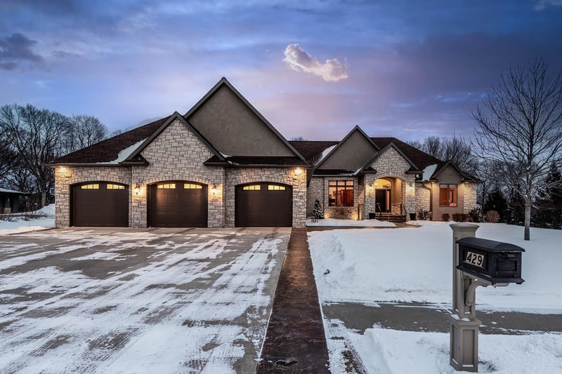 429 Diamond Creek Rd, Mankato, MN 56001