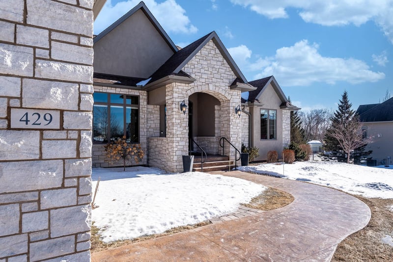 429 Diamond Creek Rd, Mankato, MN 56001