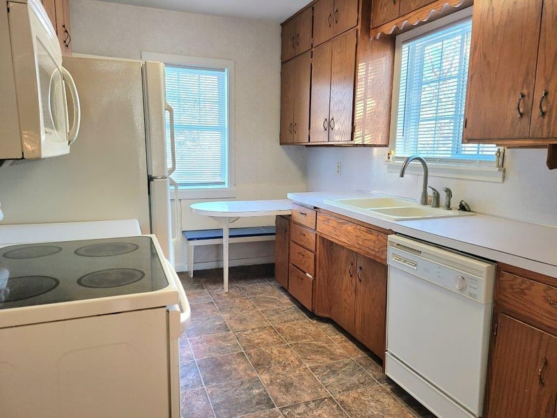 225 2nd St NE, Pennock, MN 56279