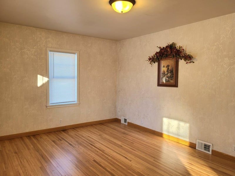 225 2nd St NE, Pennock, MN 56279