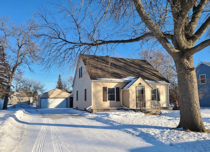225 2nd St NE, Pennock, MN 56279