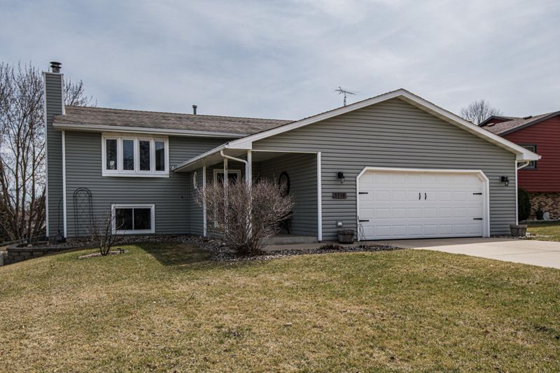 3718 Chestnut Ln SW, Rochester, MN 55902