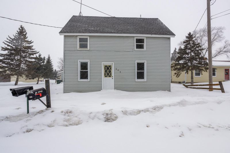 205 Chinook Ave SW, Avon, MN 56310