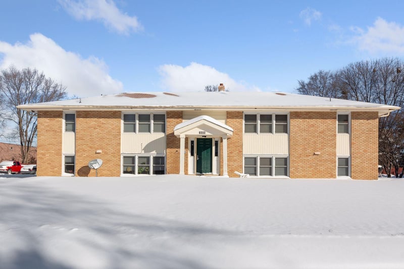 7608 69th Ave N, Brooklyn Park, MN 55428