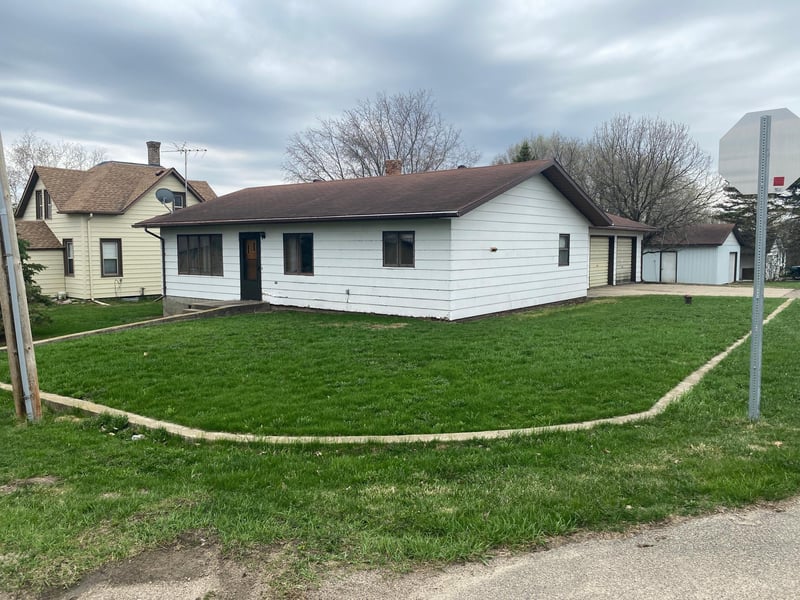 123 3rd St, Bluffton, MN 56518