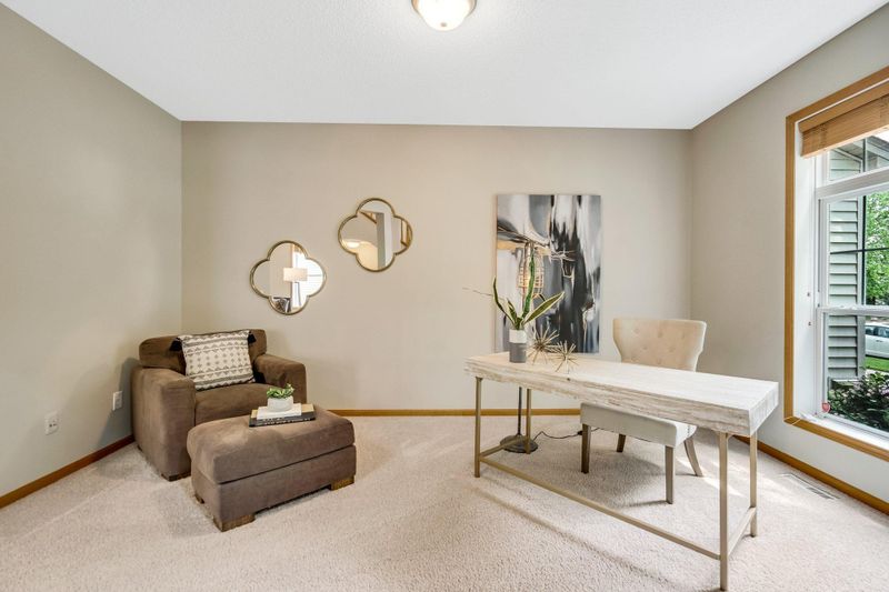 963 Creekwood Dr N, Champlin, MN 55316