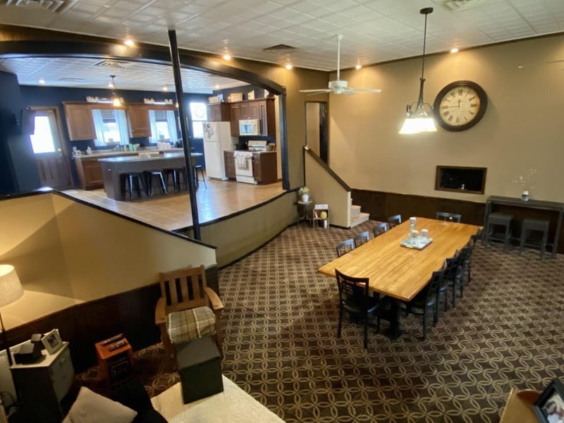 206 S Main St, Hendricks, MN 56136
