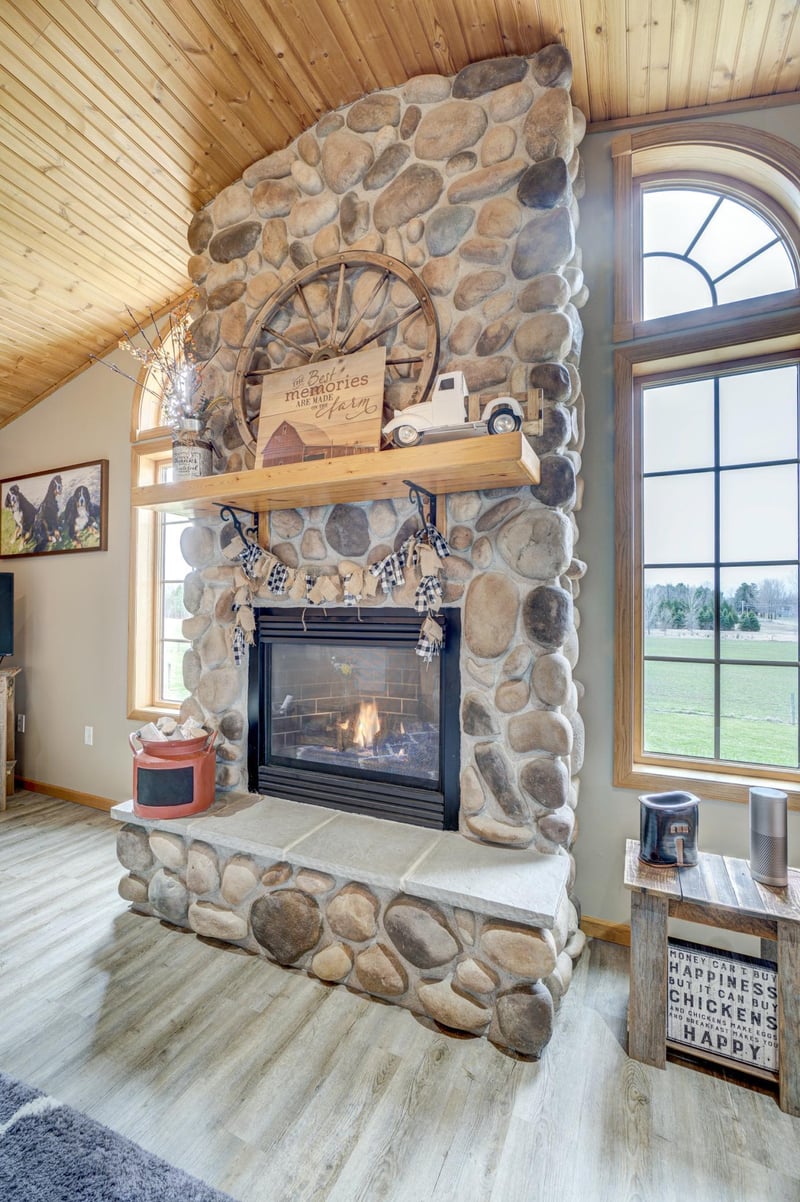376 95th St, Clear Lake, WI 54005