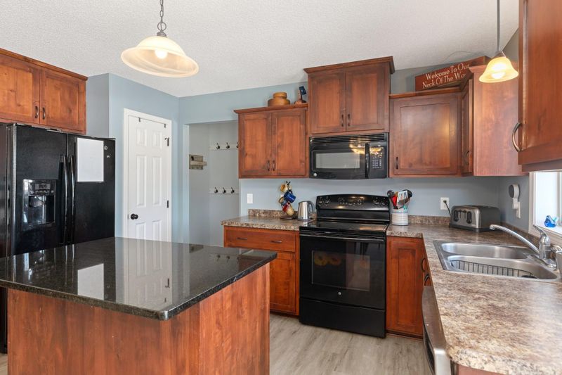 9408 Golden Pond Ln N, Monticello, MN 55362