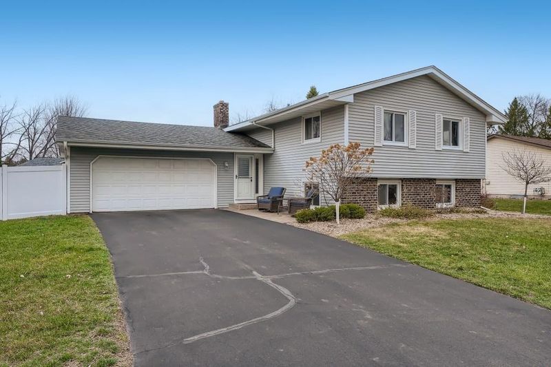 14457 Guthrie Way, Apple Valley, MN 55124