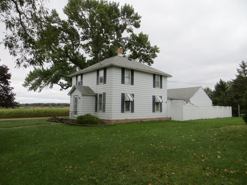 441 Pleasant St E, Amboy, MN 56010