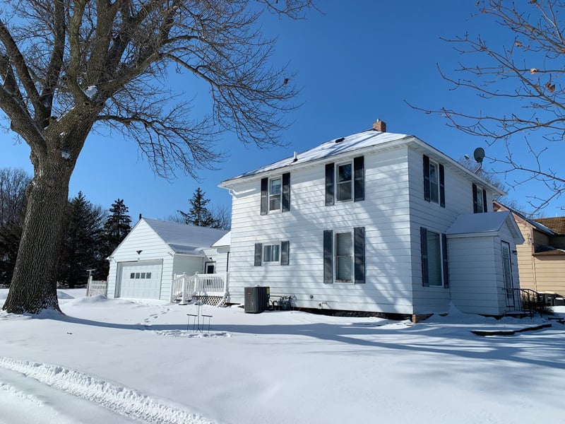 441 Pleasant St E, Amboy, MN 56010