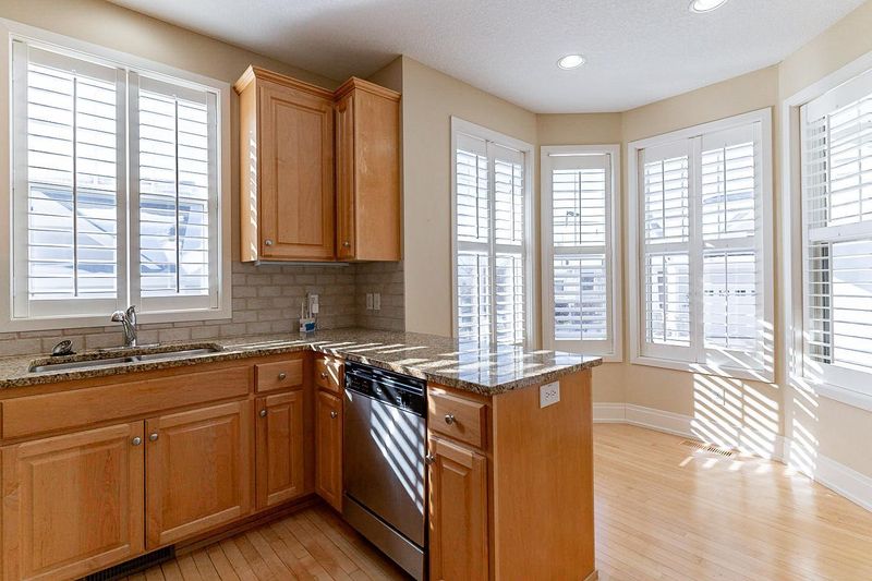 18949 Dorenkemper Pl, Eden Prairie, MN 55347
