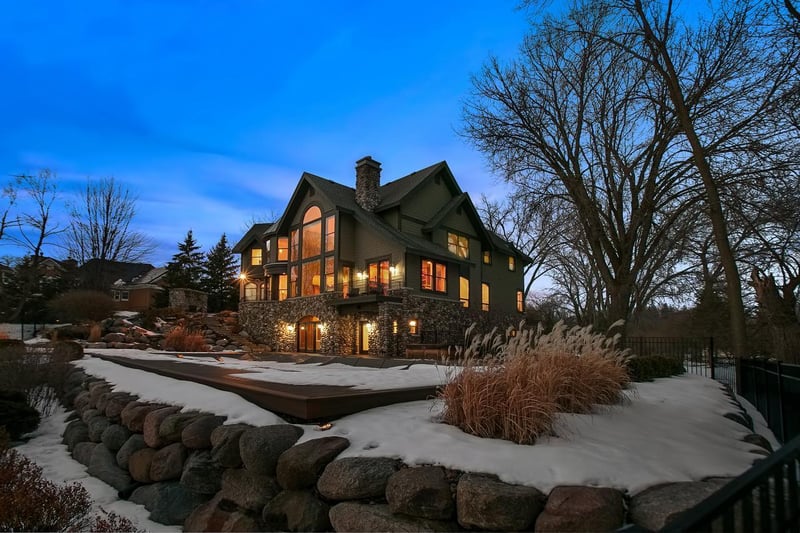 3071 Dartmouth Dr, Excelsior, MN 55331