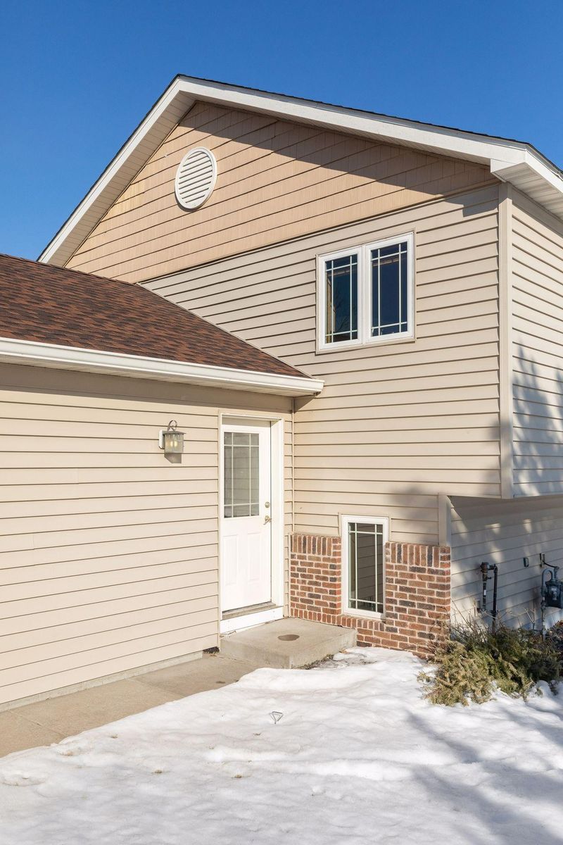 900 Whiskey Rd NW, Isanti, MN 55040