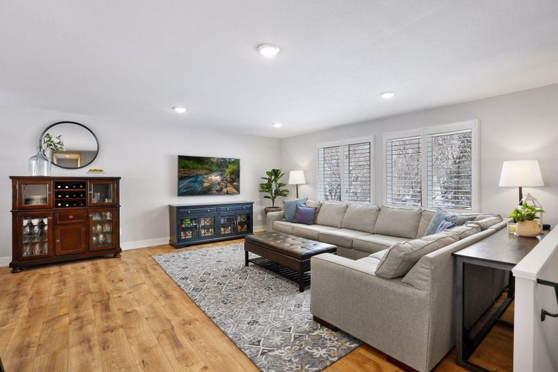 9306 Amsden Way, Eden Prairie, MN 55347