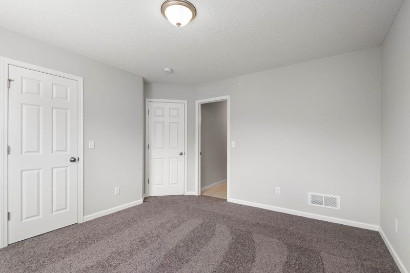 8503 Gateway Cir, Monticello, MN 55362