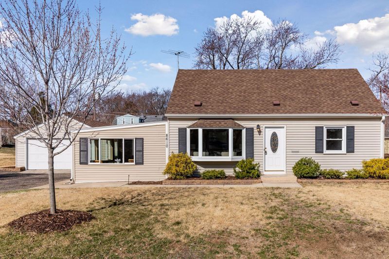 8610 Sheridan Ave S, Bloomington, MN 55431
