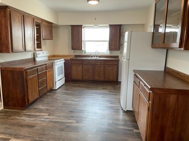 311 Parnell St, Iona, MN 56141