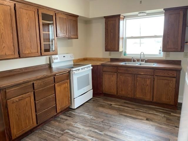 311 Parnell St, Iona, MN 56141