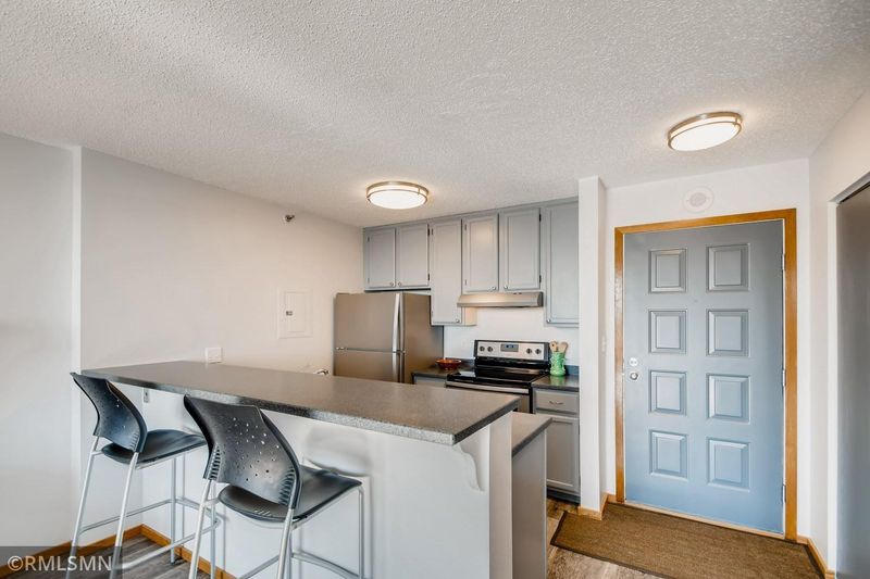 433 S 7th St #1812, Minneapolis, MN 55415