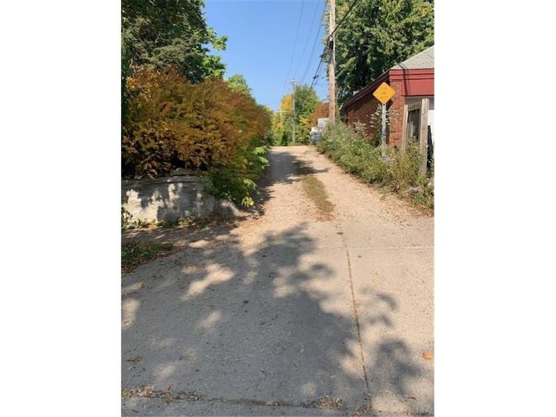 141 Page St E, Saint Paul, MN 55107