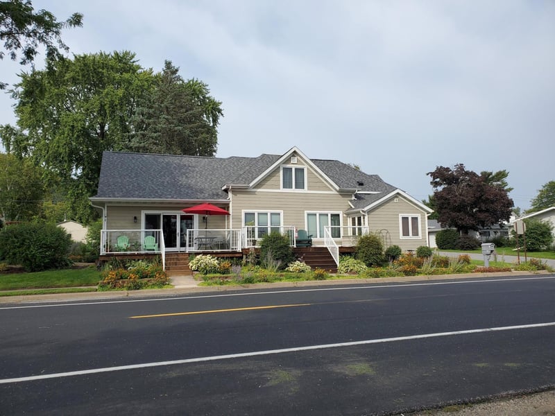 820 River St, Dakota, MN 55925