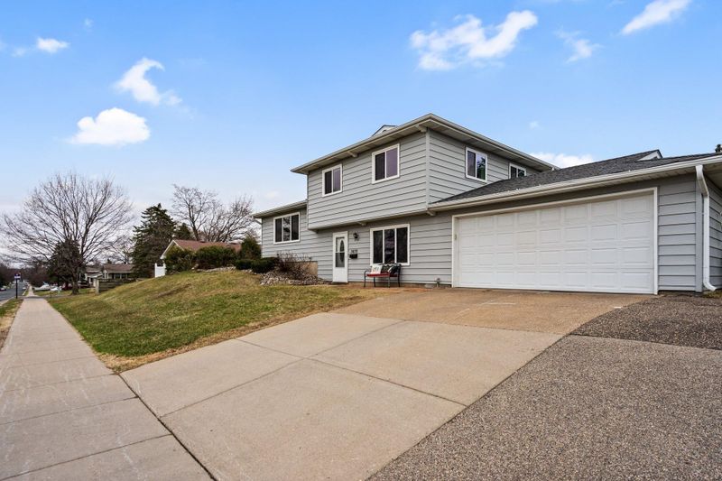 3670 75th St E, Inver Grove Heights, MN 55076