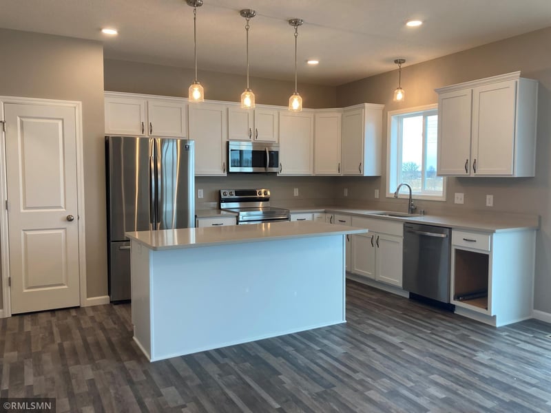8805 Farmstead Ave, Monticello, MN 55376