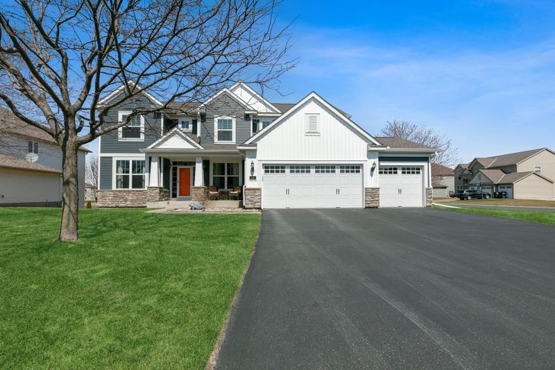 12101 7th St NE, Blaine, MN 55434