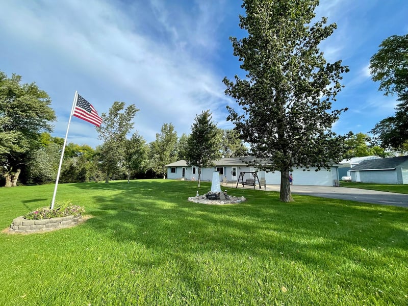 2596 201st St, Currie, MN 56123