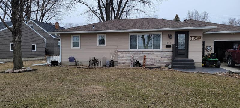 1803 14th St E, Glencoe, MN 55336