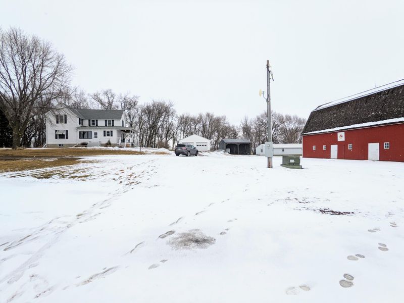 48649 State Highway 19, Fairfax, MN 55332