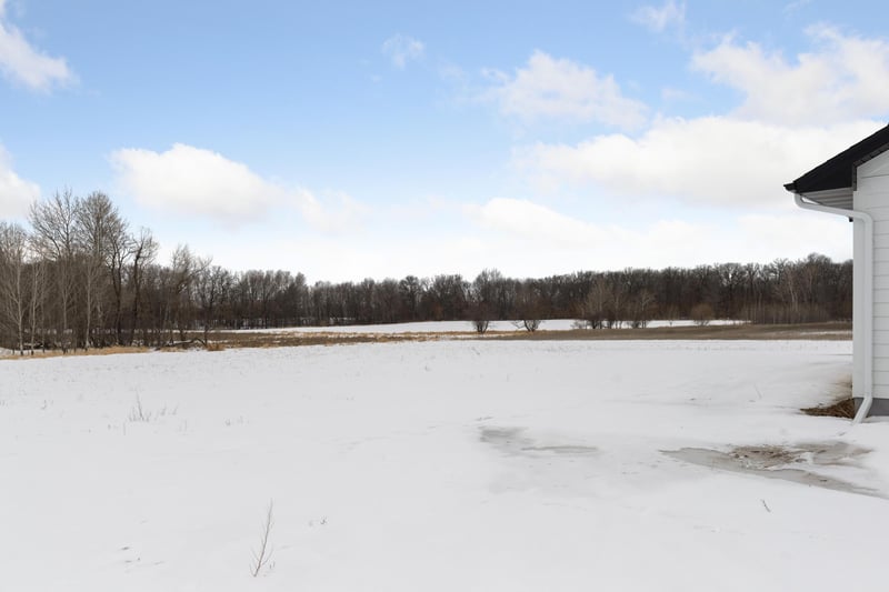 6086 307th Ave NE, Cambridge, MN 55008