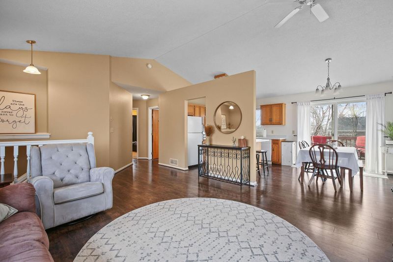 232 Pleasant Ridge Dr, Sauk Rapids, MN 56379