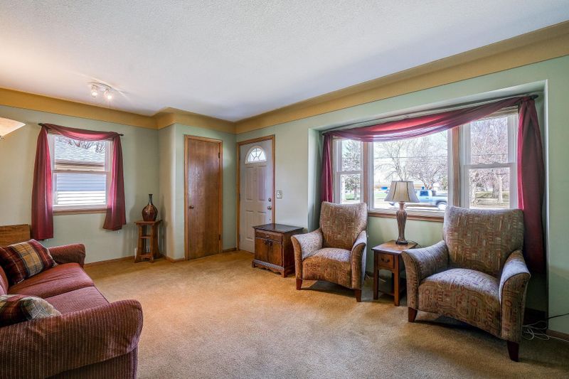 4819 Douglas Dr N, Crystal, MN 55429