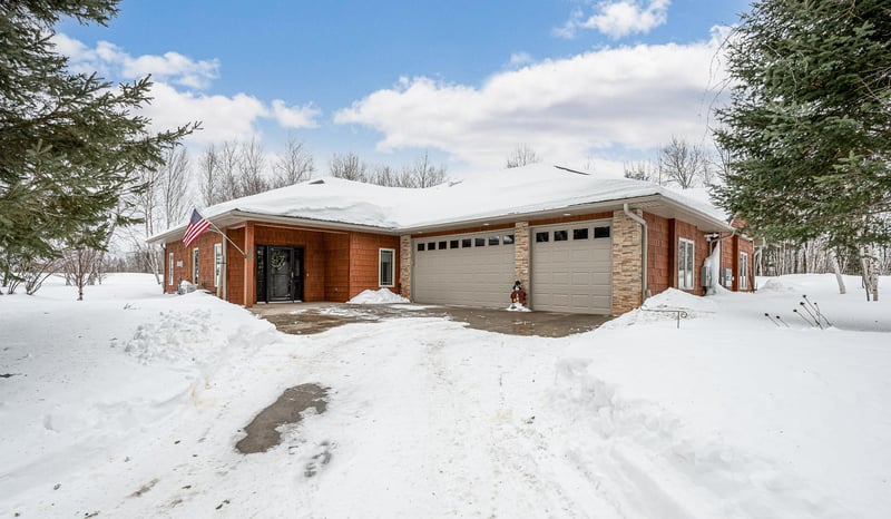 118 White Spruce Ln, Coleraine, MN 55722